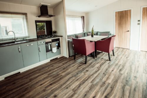 LE 2 - 3 Bed Liv Lodge image 5