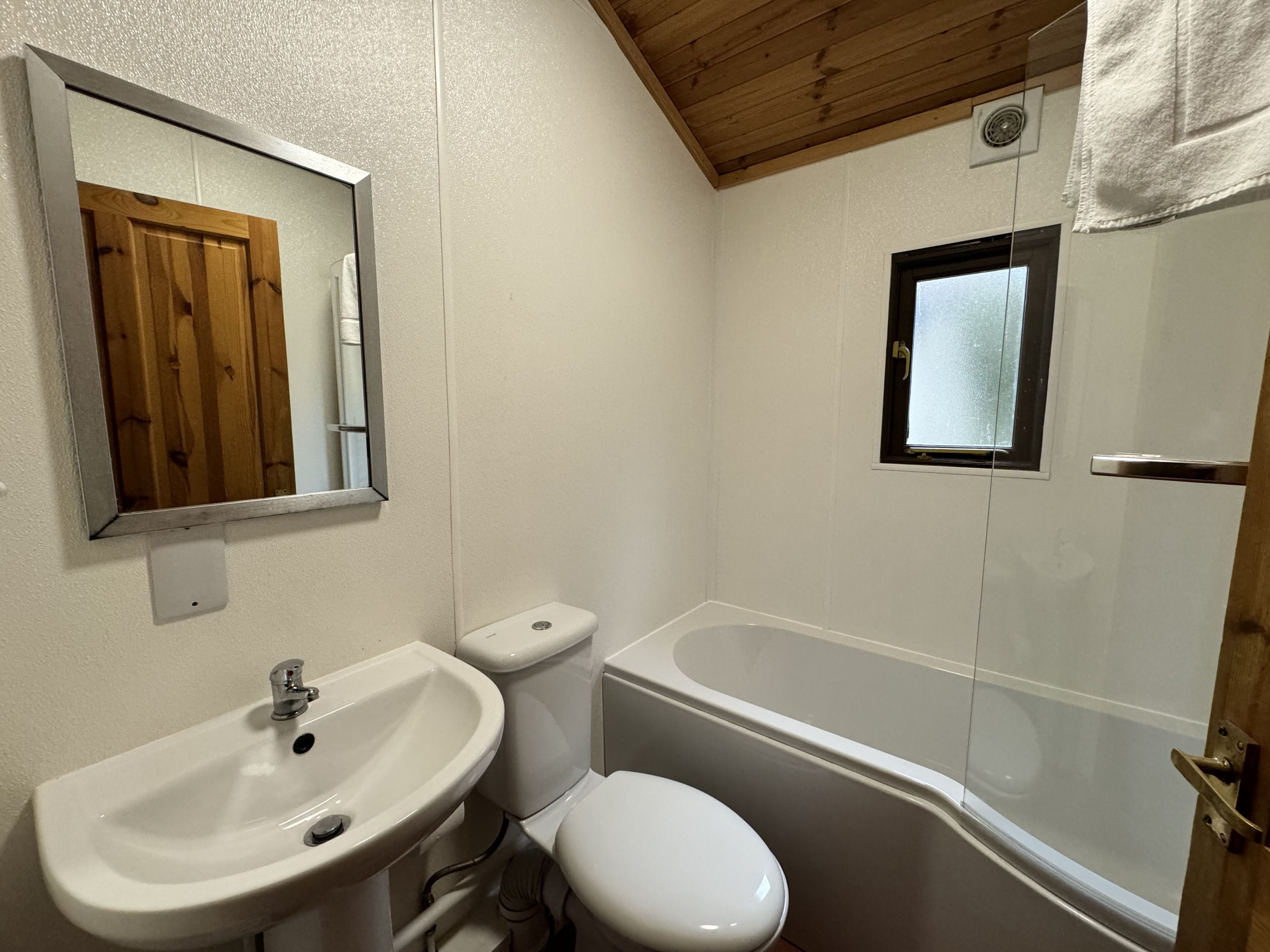 Sherwood Forester 4 Bed  44 Hot Tub image 5