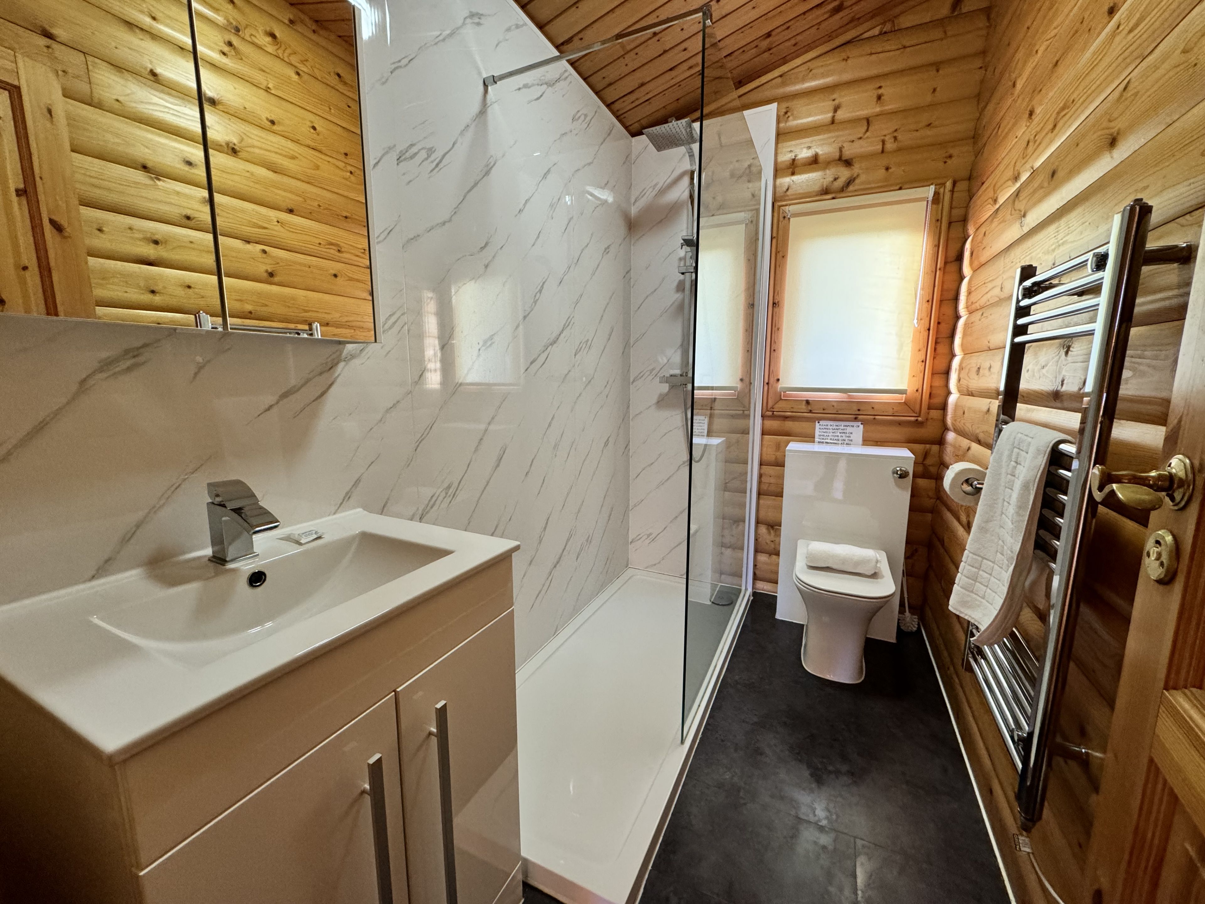Woodlakes Cedar Plus 9 HOT TUB image 4