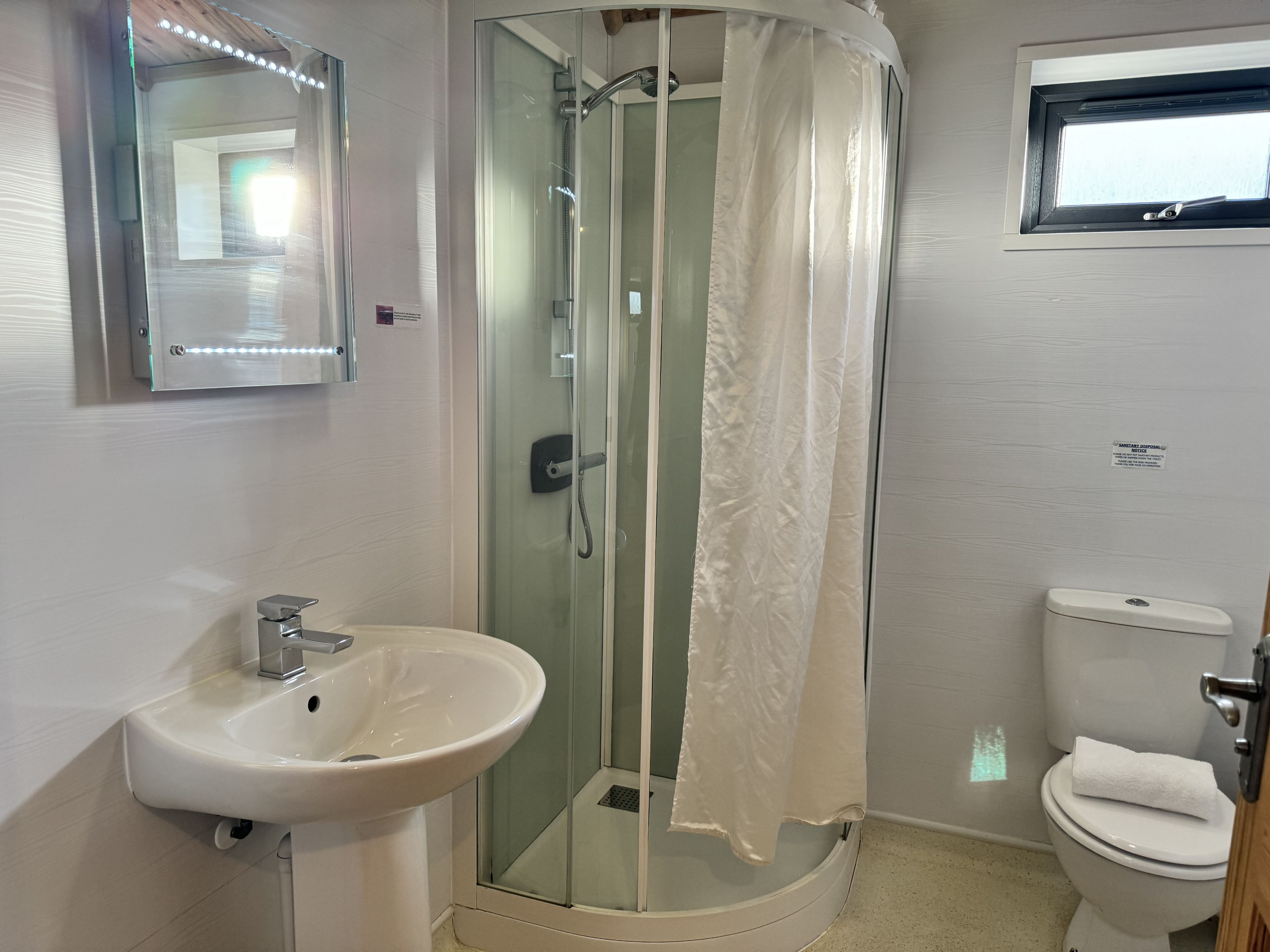 Woodlakes Cosy Larch 13 image 7