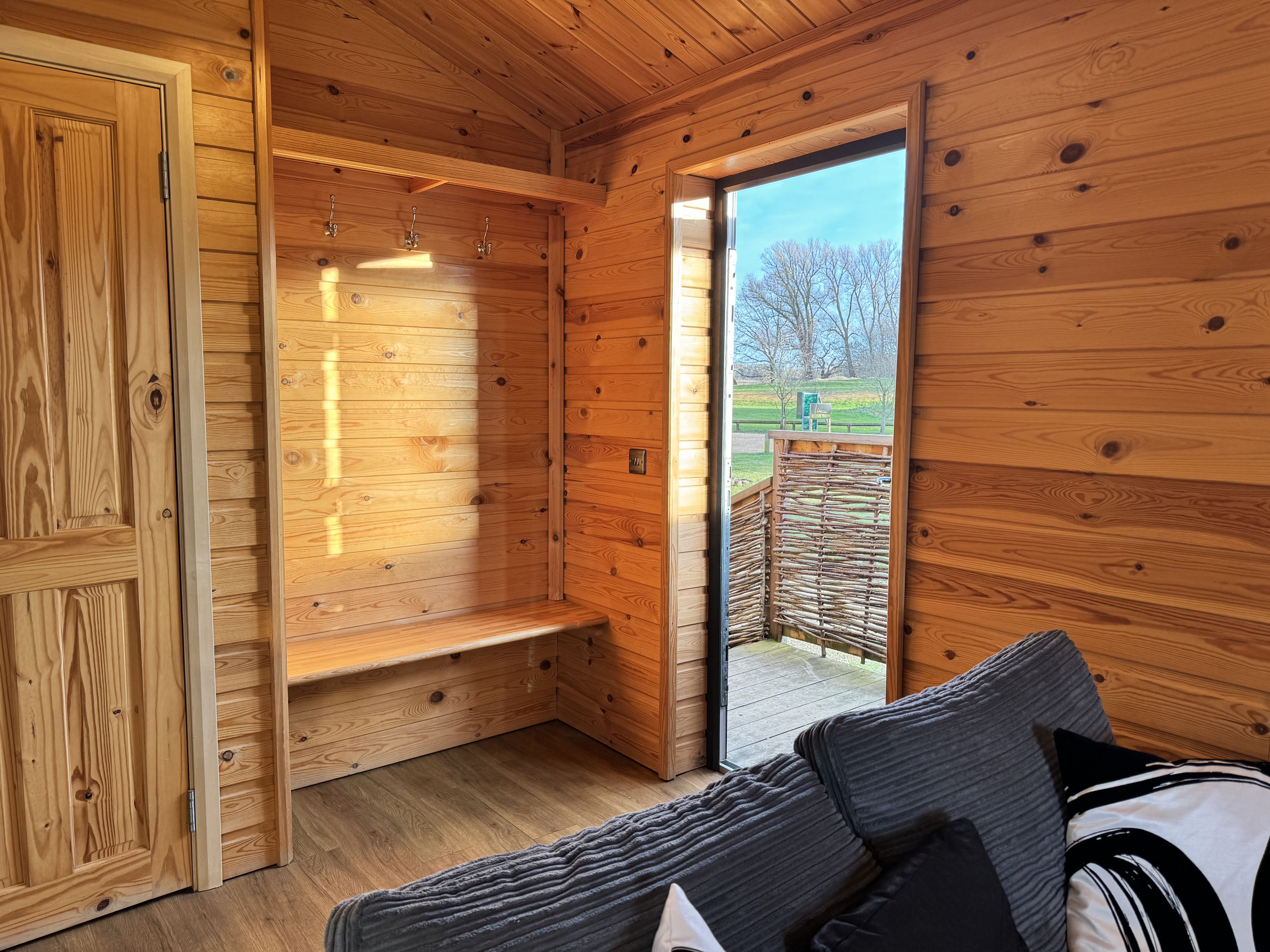 Woodlakes Cosy Larch 13 image 4