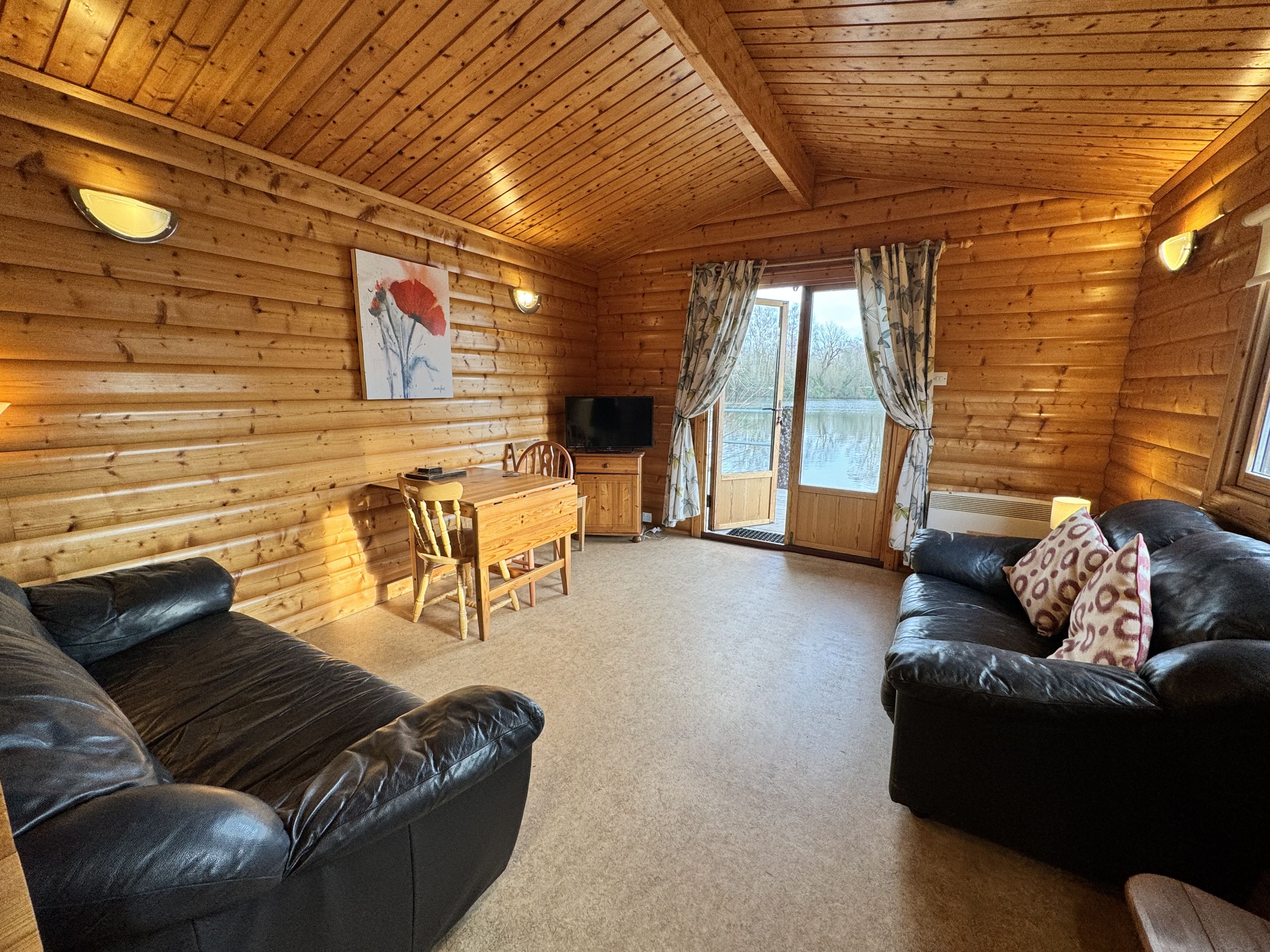 Woodlakes Cedar 8  image 1