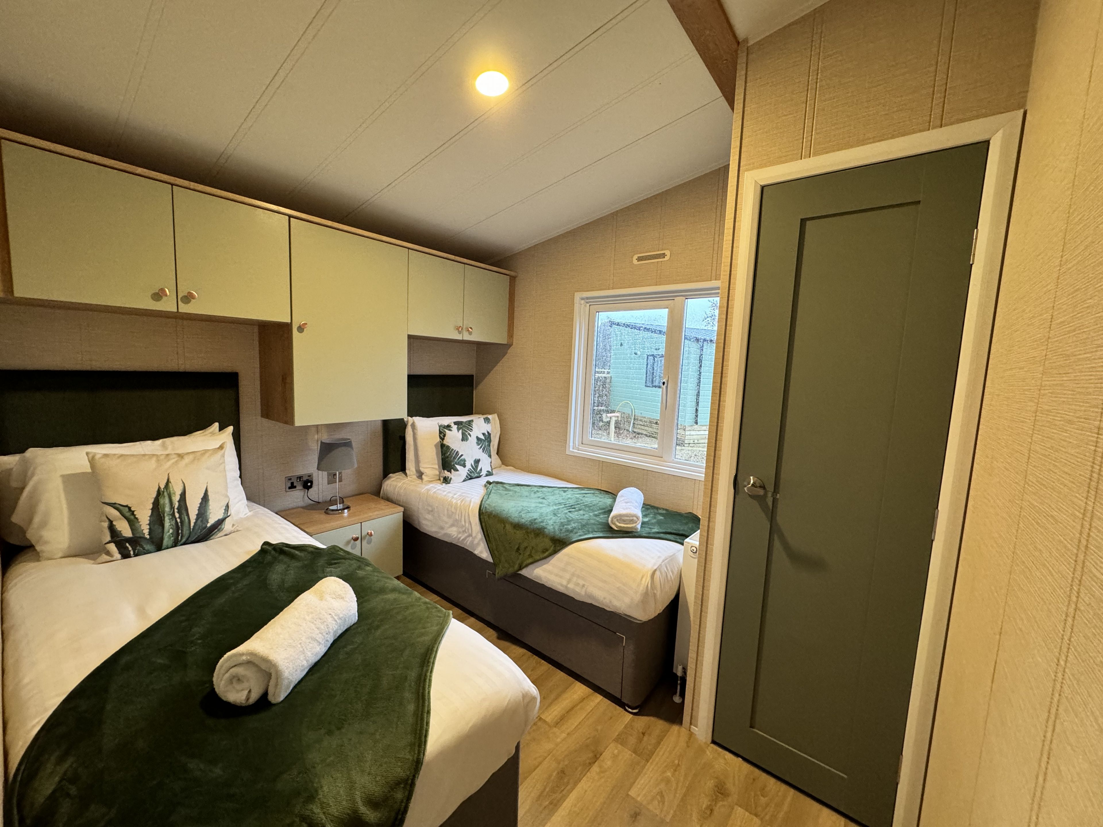 Woodlakes Lux Oasis 9 Sauna & Geodome image 8