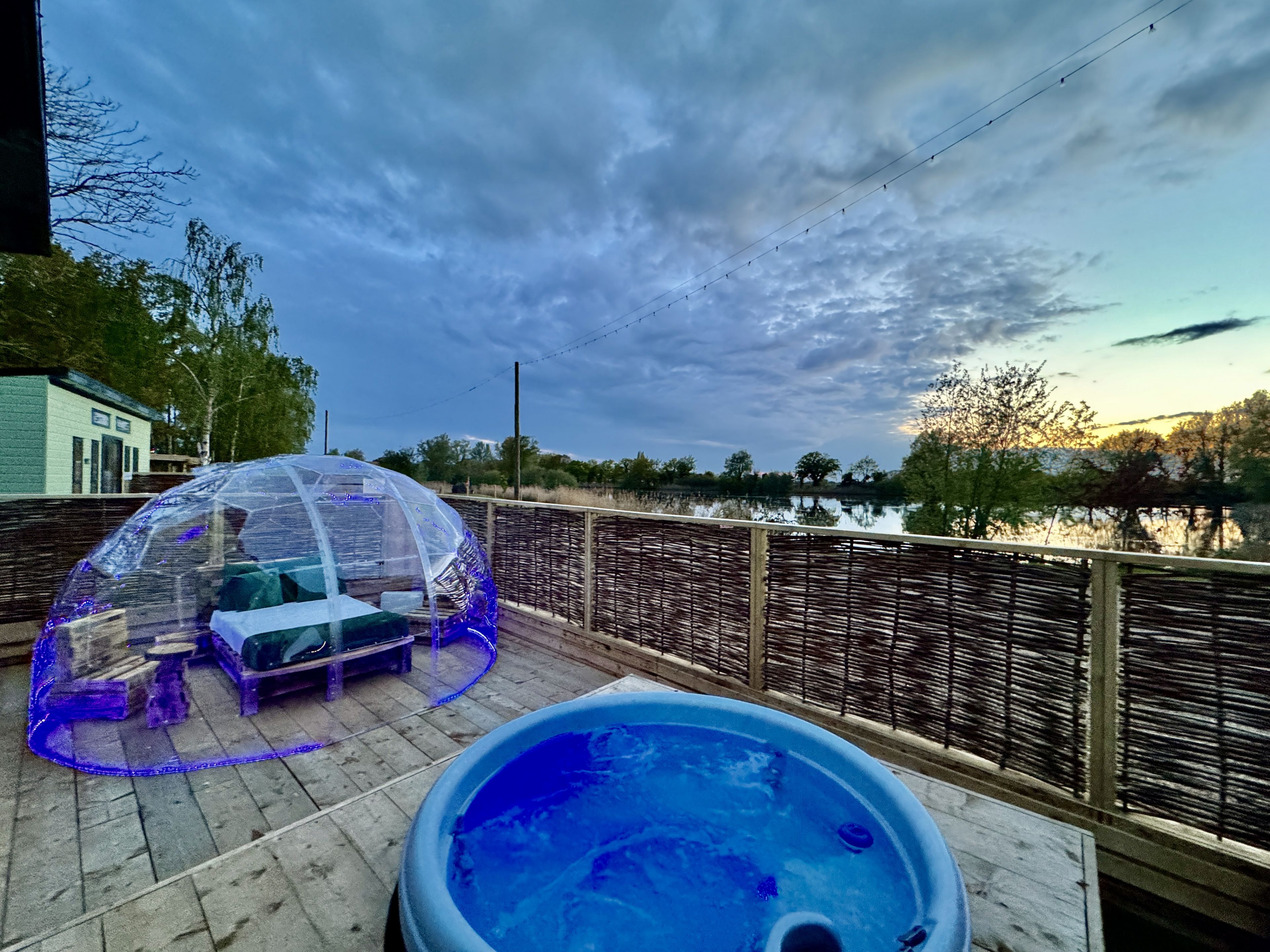 Woodlakes Lux Oasis 2 HOT TUB image 4