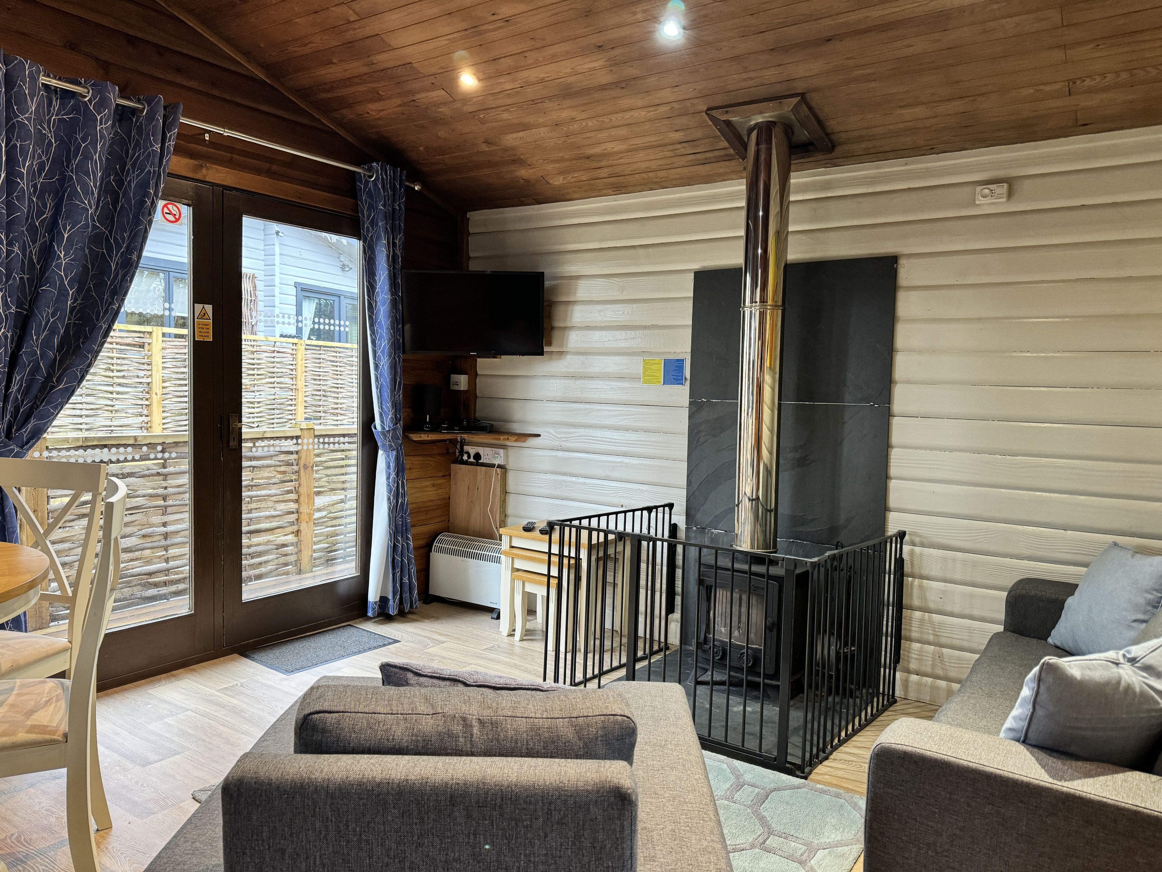 Sherwood Sylvan 7 - Love Lodge image 1