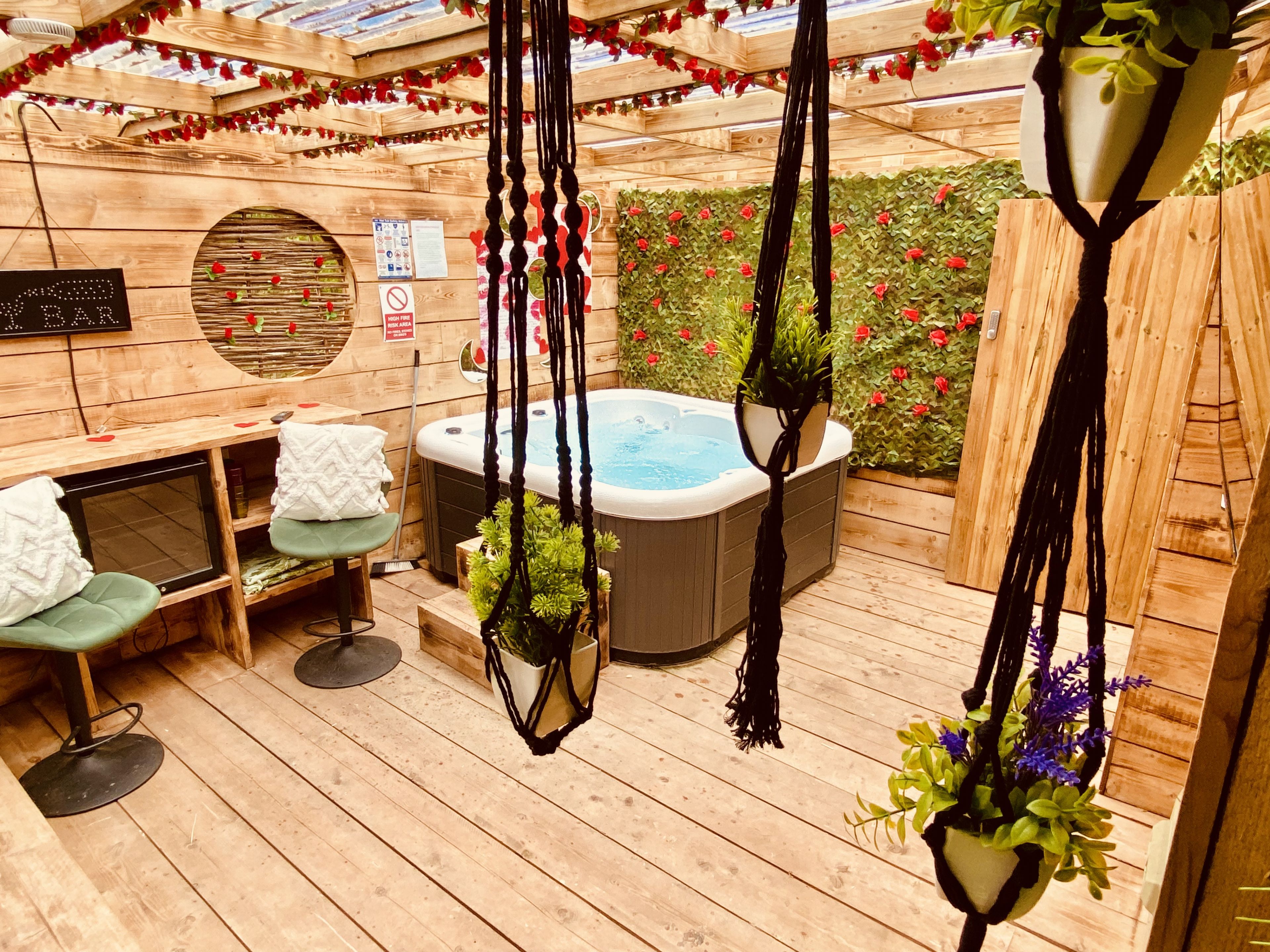 Sherwood Valentino 20 - Bohemian Love Lodge image 4