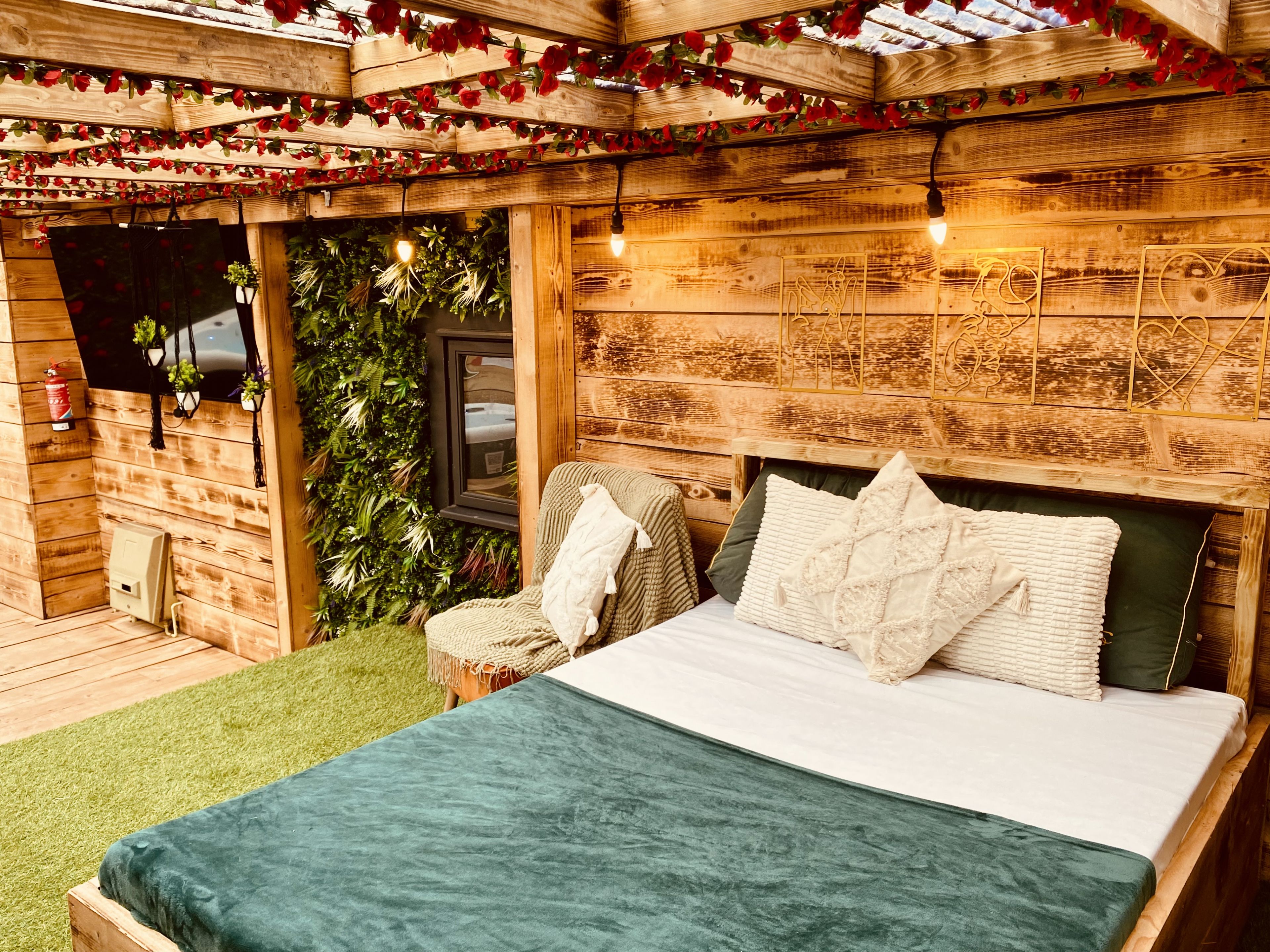 Sherwood Valentino 20 - Bohemian Love Lodge image 7