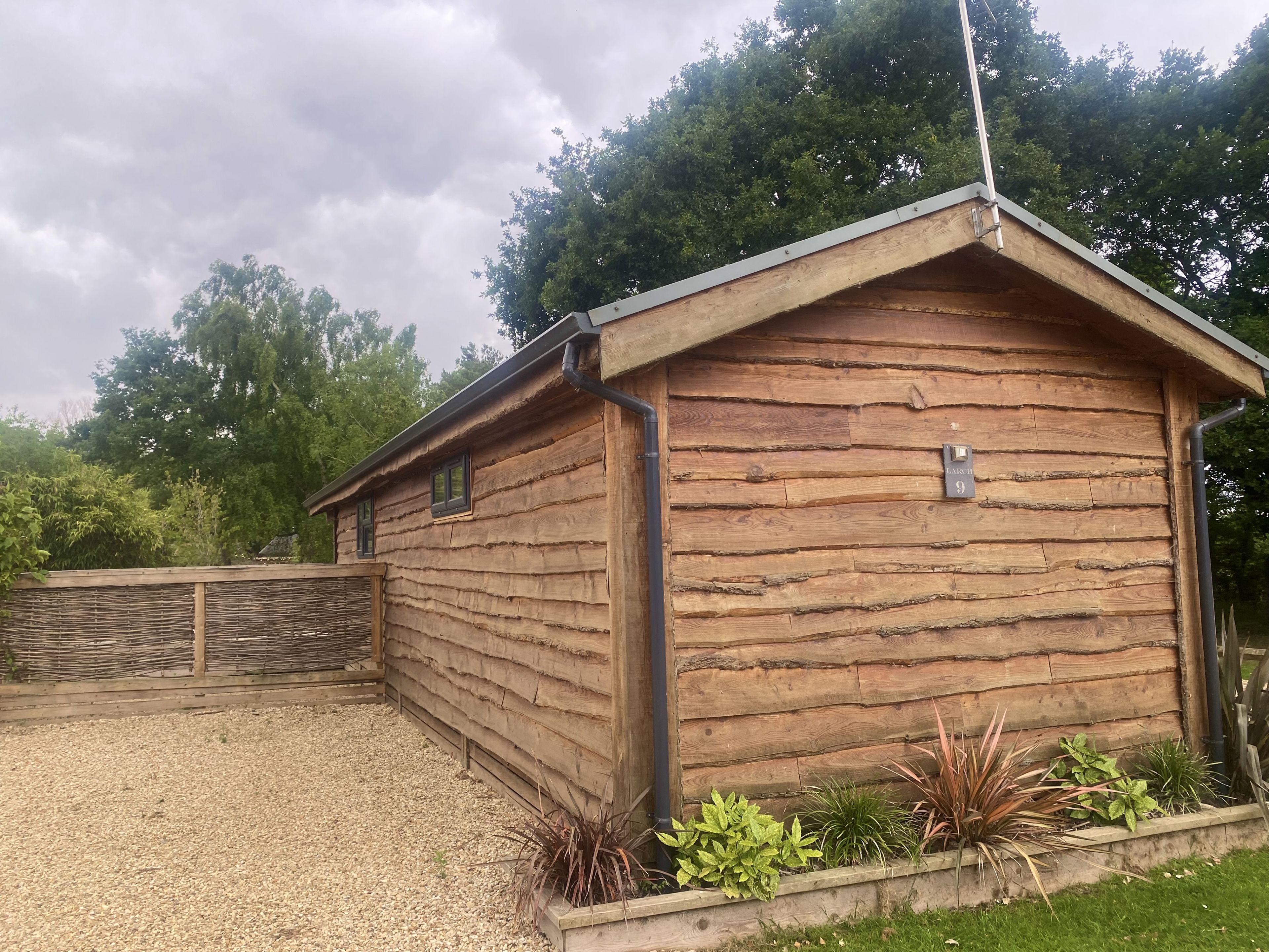Woodlakes Cosy Larch 9 image 9