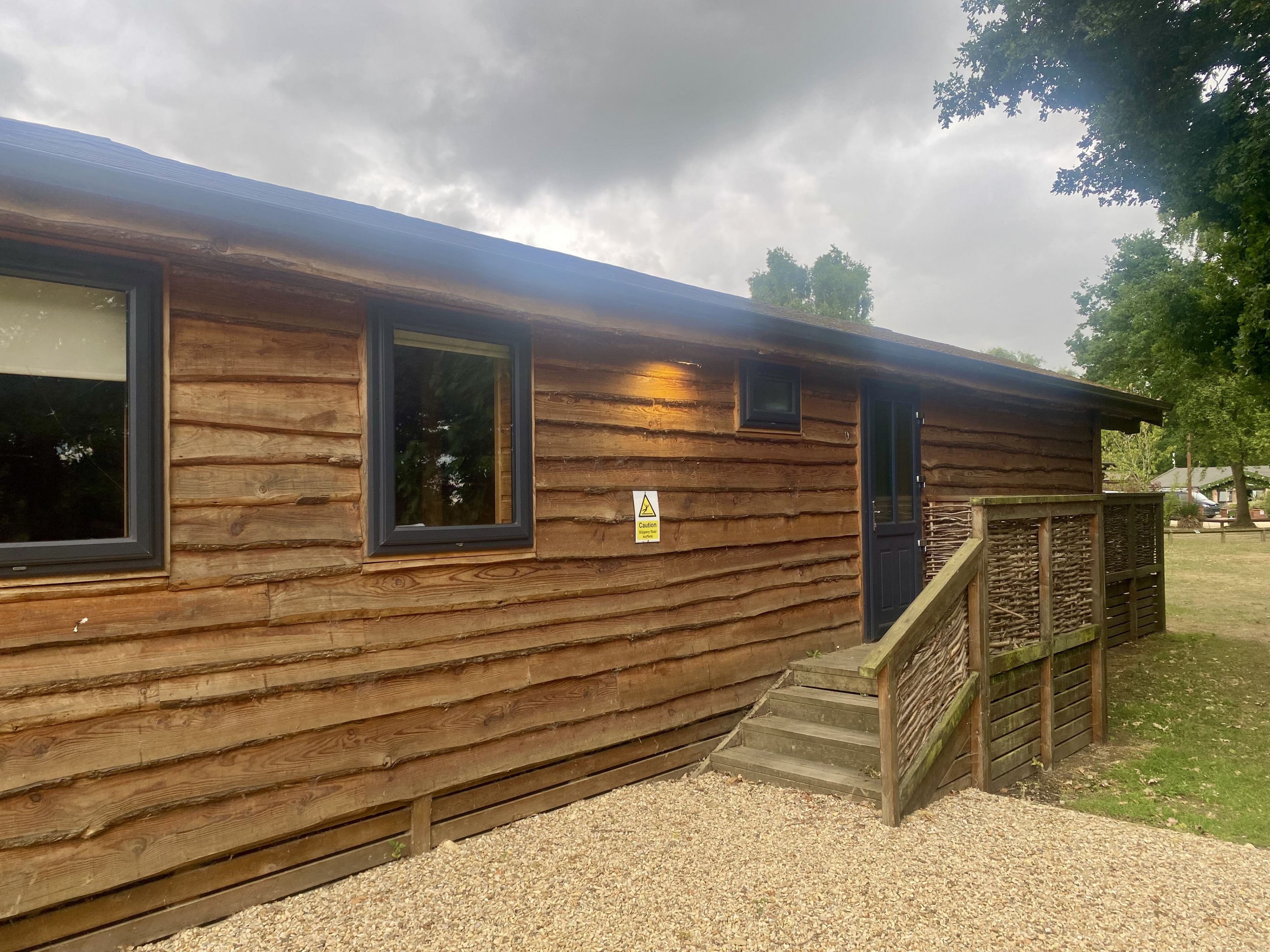 Woodlakes Cosy Larch 9 image 10