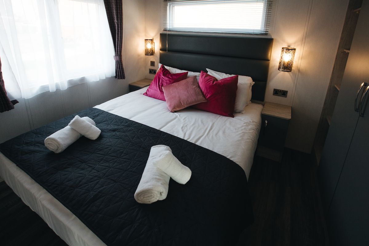 LE 5 - 2 Bed Liv Lodge image 4