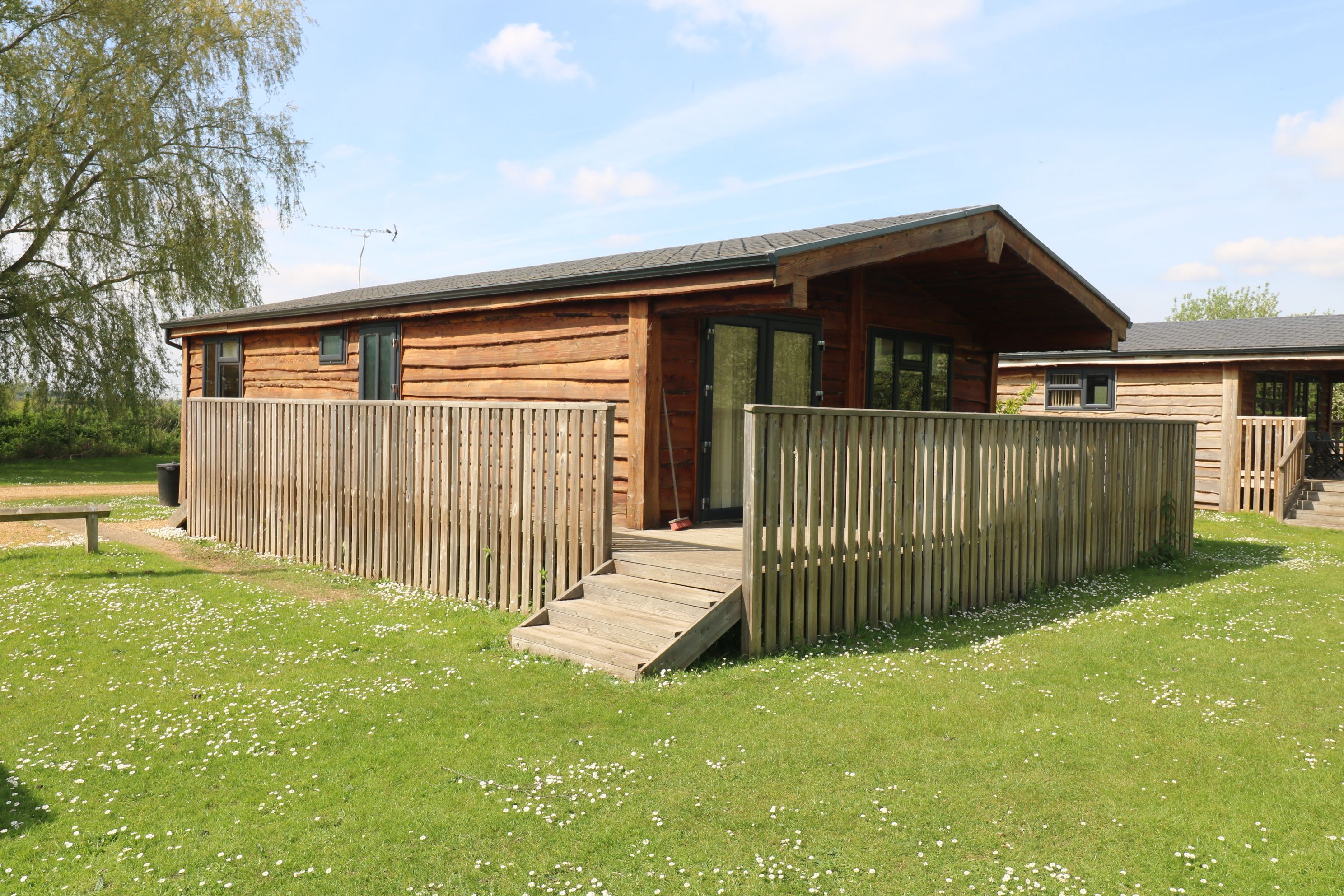 Woodlakes Larch Plus 16 image 2