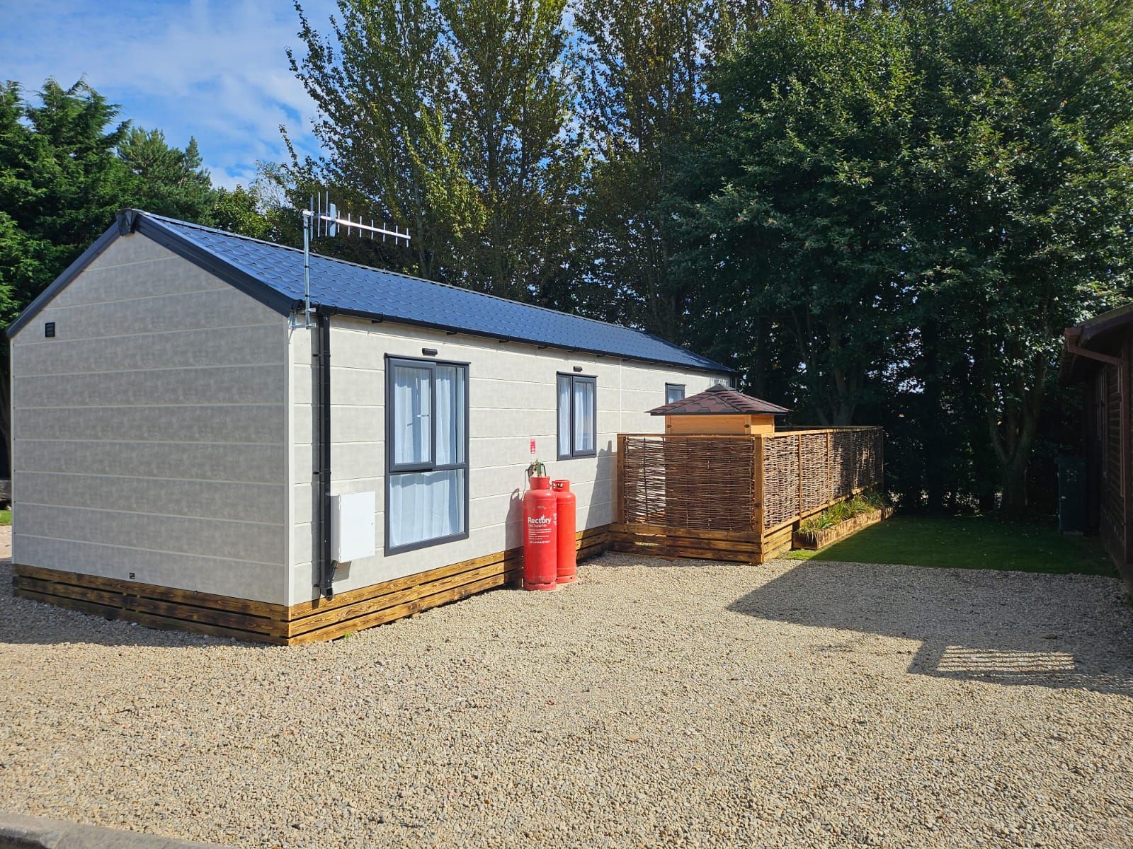 Applegrove 22 Lux Sky image 13