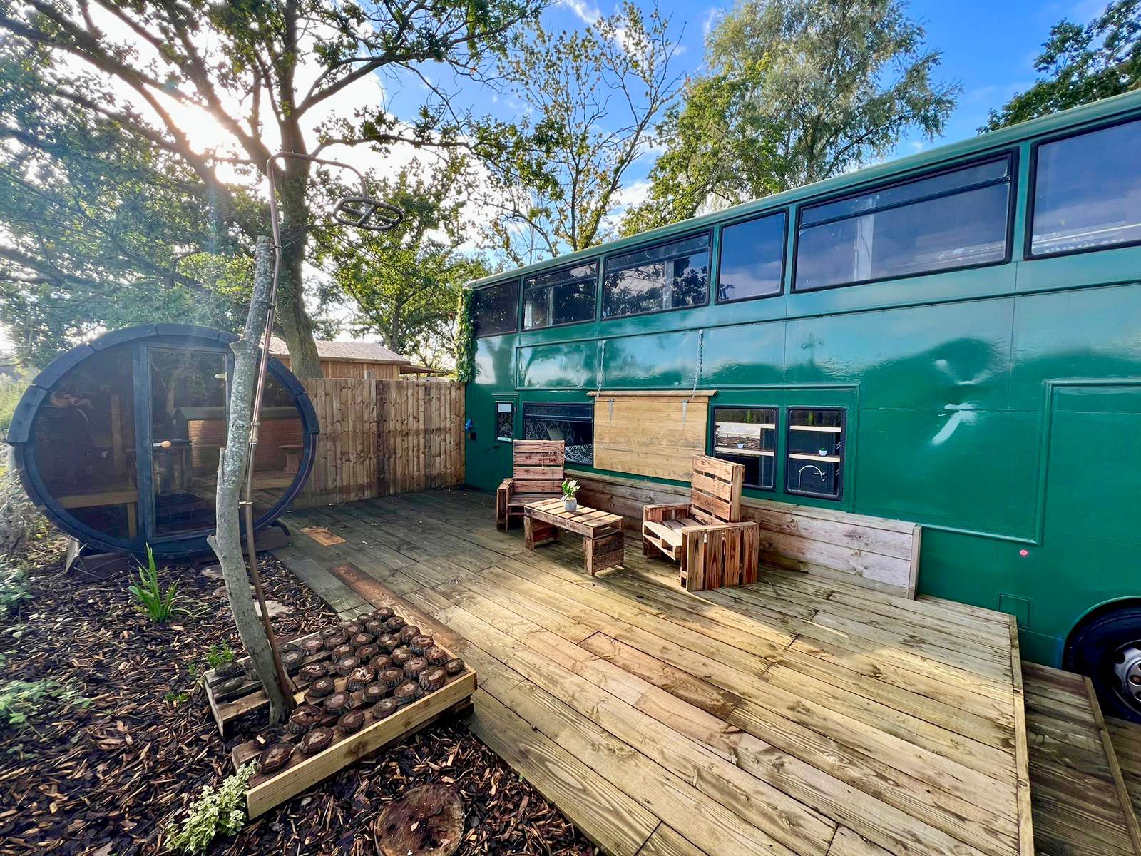 Woodlakes Accommodation Bus image 5