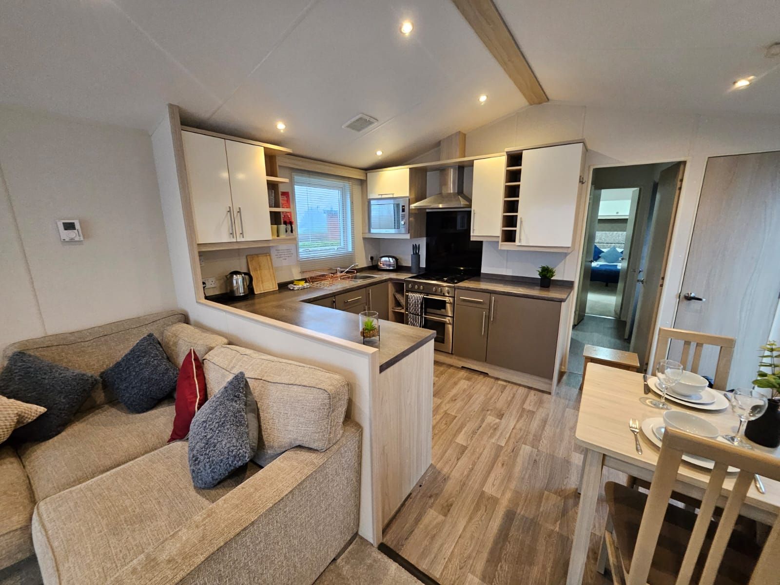Applegrove 36 image 9
