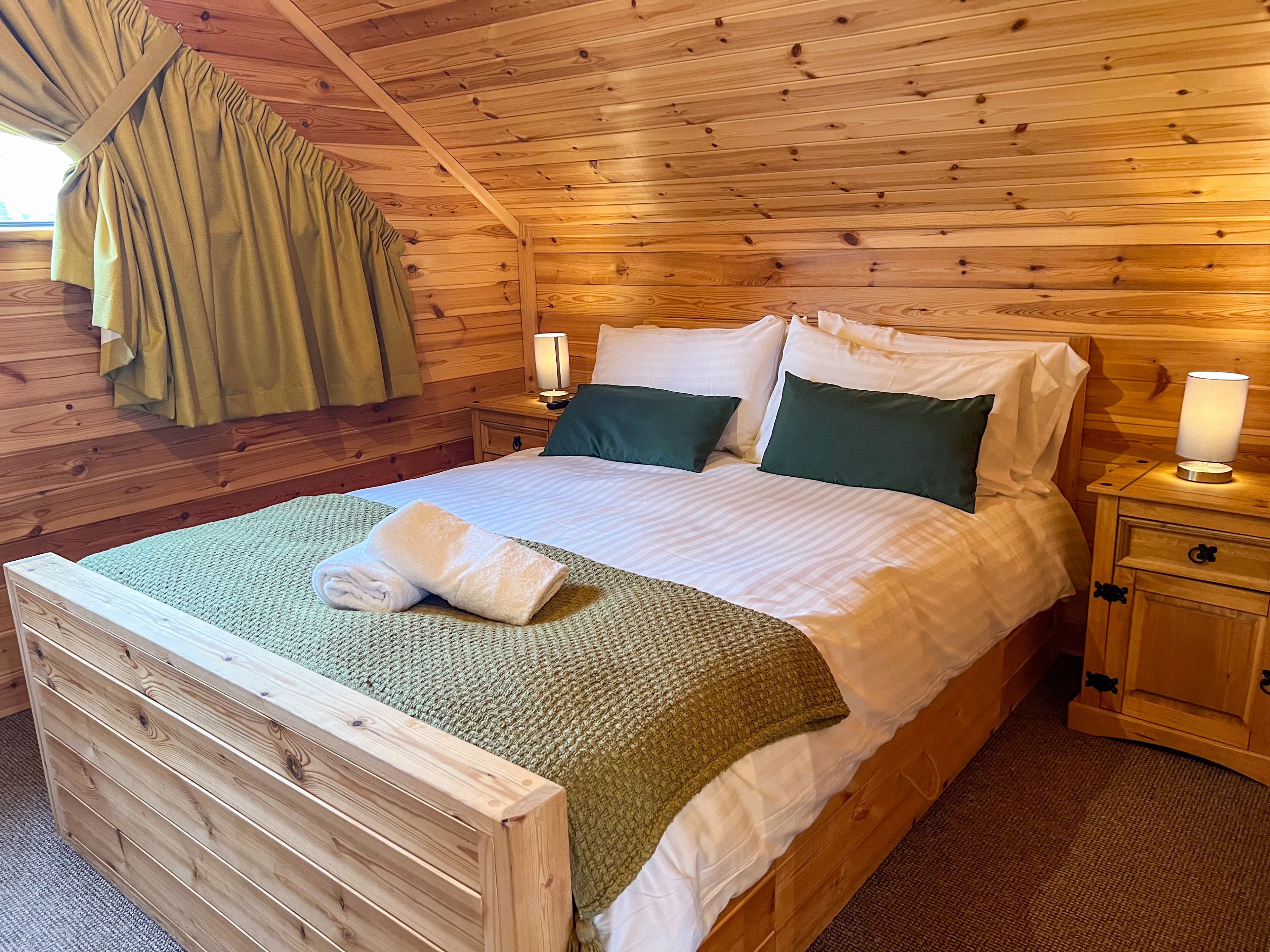 Woodlakes Ash 32 - Secret Retreat image 4