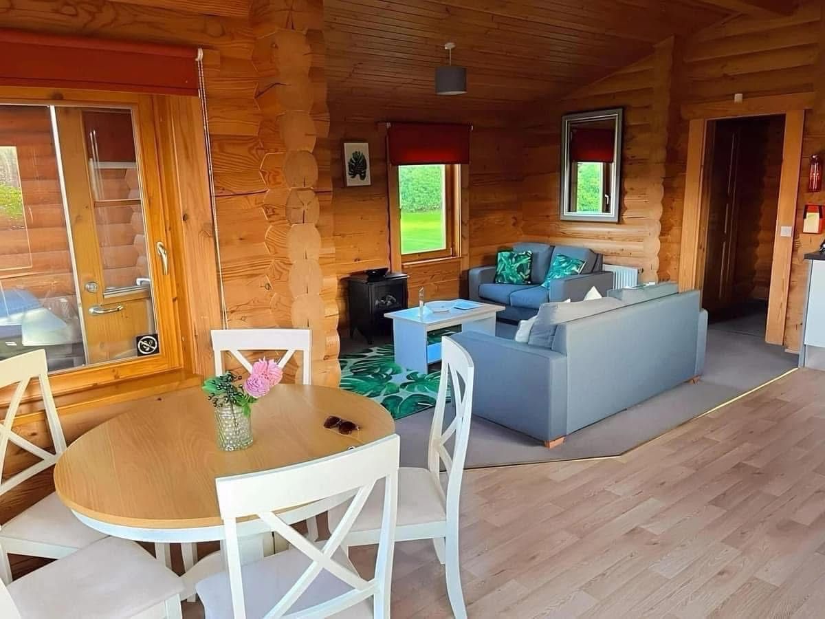 LE - Luxury Log Cabin - 19 image 1