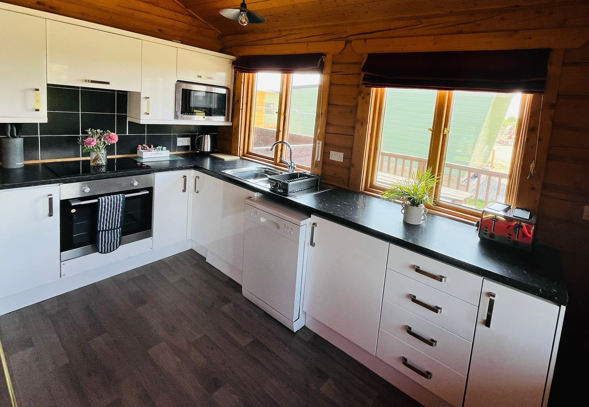LE - Luxury Log Cabin - 26 image 12