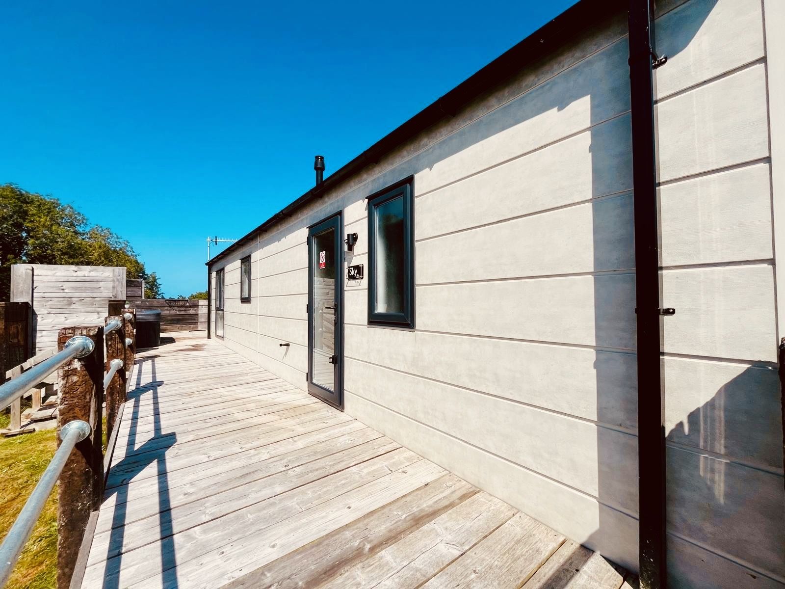Applegrove 50 Lux Sky image 22