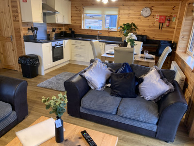 Woodlakes Larch Plus 17 photo 4