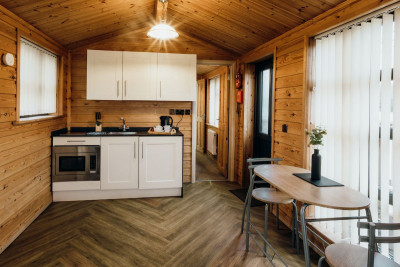 Woodlakes Cosy Cedar 2 Lakeside photo 4