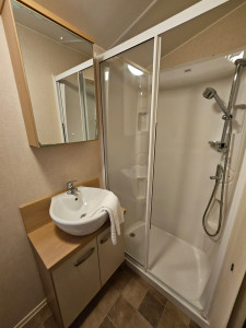 Applegrove 12 - Acorn photo 4