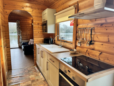 Woodlakes Cedar 8  photo 3