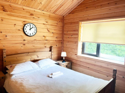 Woodlakes Parkside 2 - Couples Secret Retreat photo 3